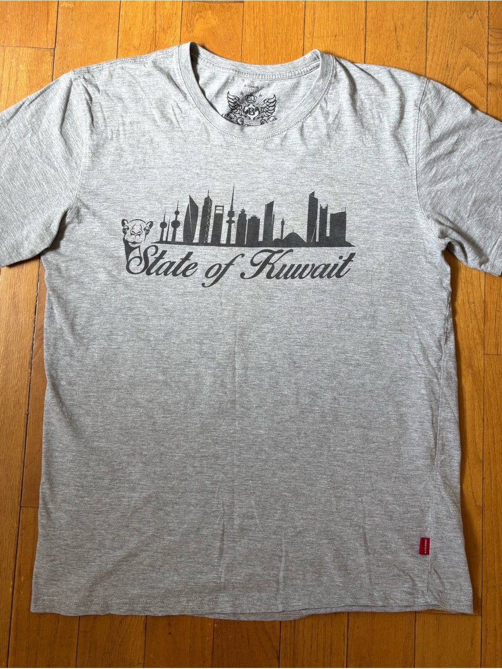 State of Kuwait Men's Gray Skyline Graphic T‑Shirt